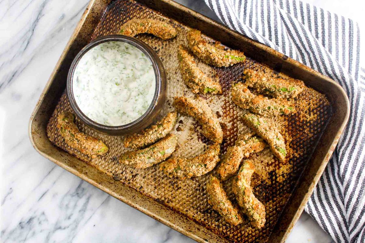 Essas batatas fritas são uma ótima maneira de consumir mais vegetais e gorduras saudáveis! Sirva estes em vez de batatas fritas tradicionais no seu próximo churrasco para uma tendência nutricional ou tenha uma porção ao lado da sua salada para um delicioso almoço.