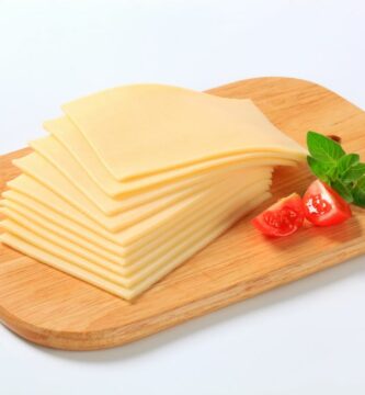 Você pode congelar fatias de queijo