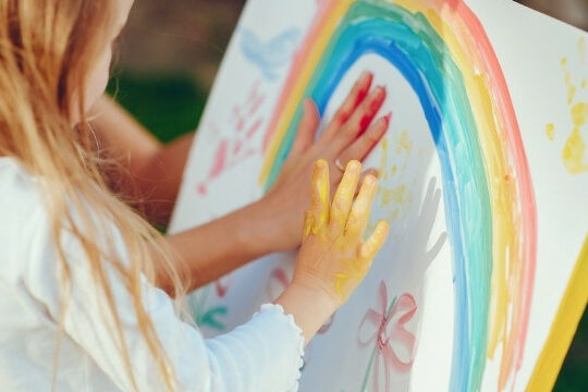 Descubra Como Criar Uma Atividade Educativa E Divertida Com Areia Colorida Para Criancas Na Educacao Infantil